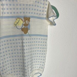 🛑5X$25 only marked Adorable Bear Knit Baby Onesie